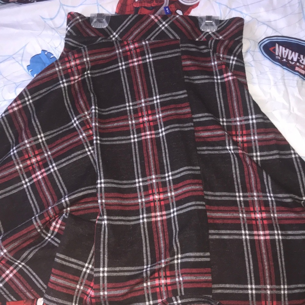black and red plaid skirt